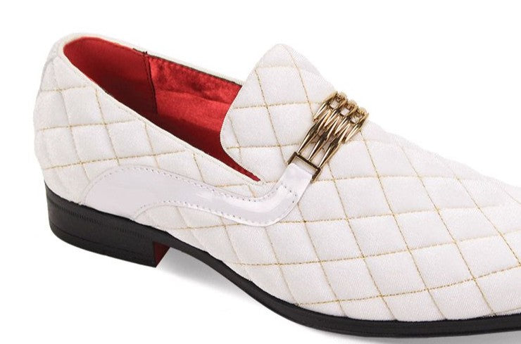 AFTER MIDNIGHT Mens White Quilted Velvet Formal Slip On Loafer Shoes With Gold Buckle & Trim Size 13 AFTER MIDNIGHT Mens White Quilted Velvet Formal Slip On Loafer Shoes With Gold Buckle & Trim Size 13